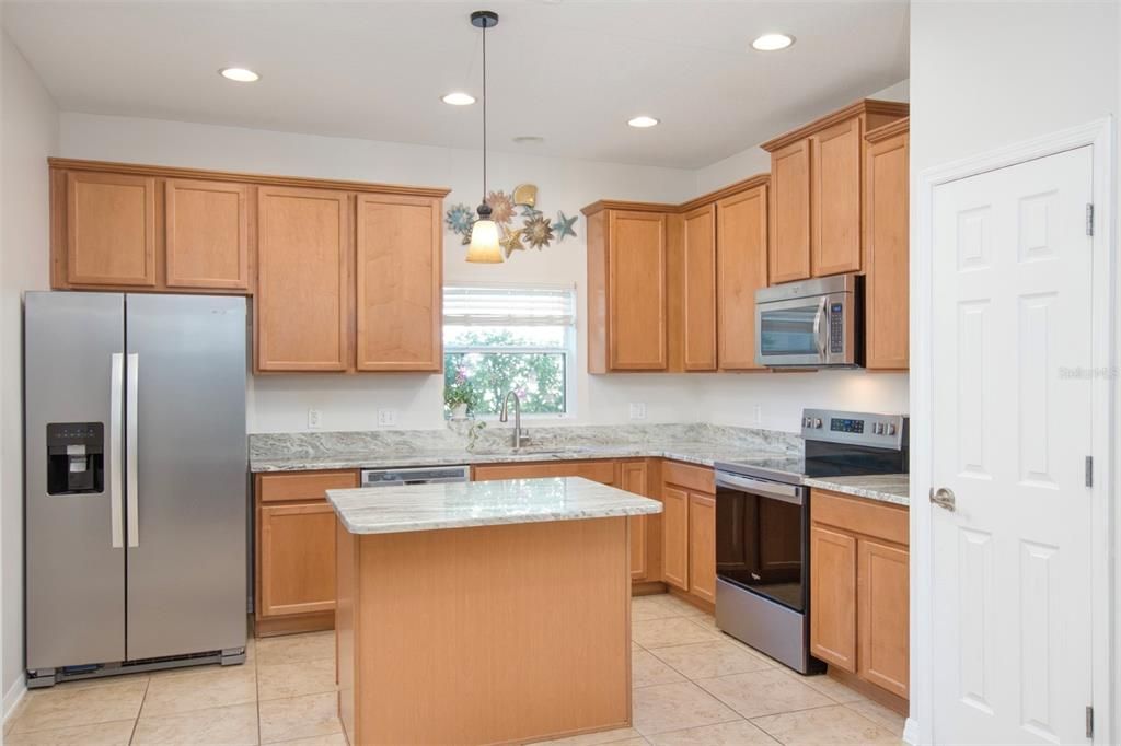 For Sale: $399,000 (3 beds, 2 baths, 2088 Square Feet)