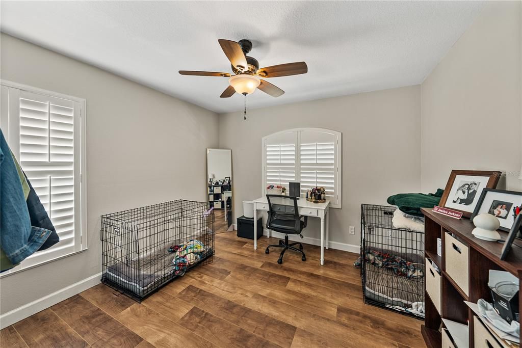 Active With Contract: $389,900 (3 beds, 2 baths, 1647 Square Feet)