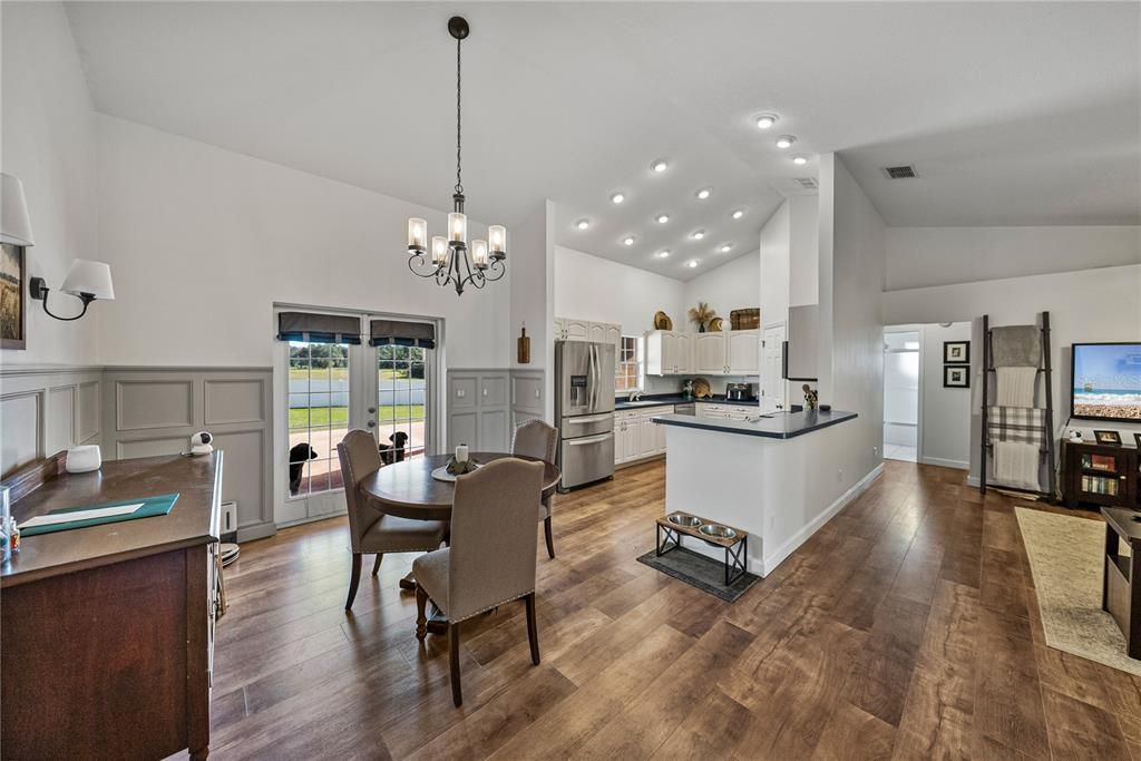 Active With Contract: $389,900 (3 beds, 2 baths, 1647 Square Feet)