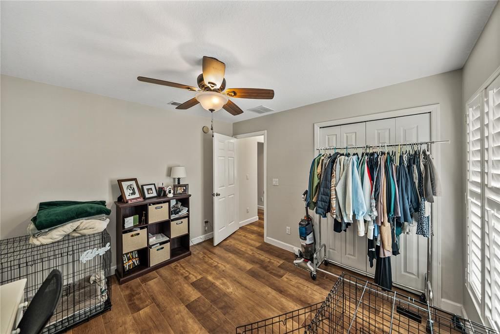 Active With Contract: $389,900 (3 beds, 2 baths, 1647 Square Feet)