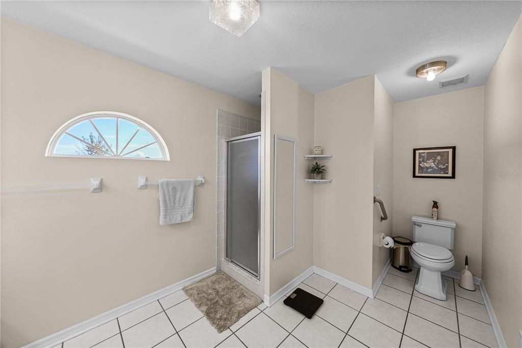 Active With Contract: $389,900 (3 beds, 2 baths, 1647 Square Feet)