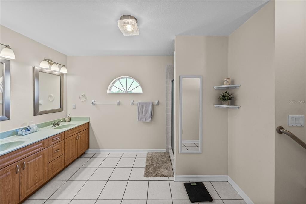 Active With Contract: $389,900 (3 beds, 2 baths, 1647 Square Feet)