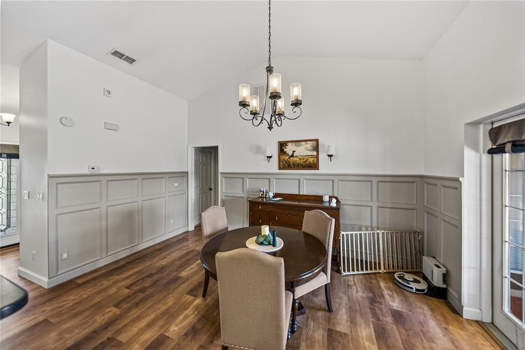 Active With Contract: $389,900 (3 beds, 2 baths, 1647 Square Feet)