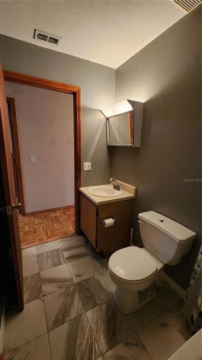 For Sale: $289,900 (2 beds, 2 baths, 1068 Square Feet)