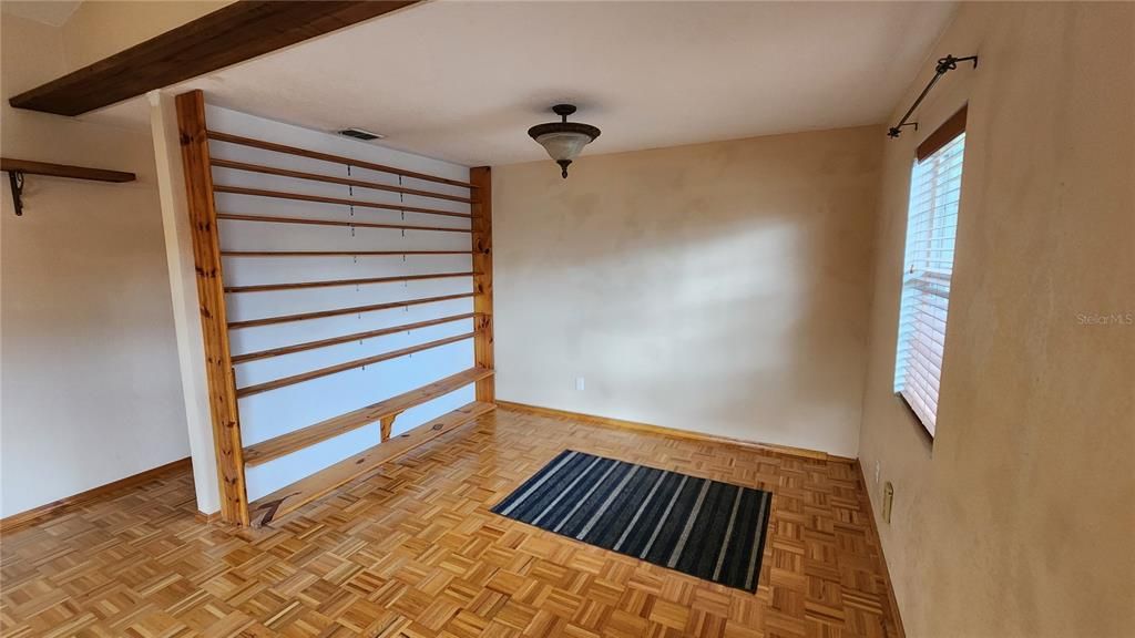 For Sale: $289,900 (2 beds, 2 baths, 1068 Square Feet)