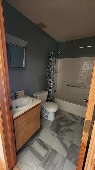 For Sale: $289,900 (2 beds, 2 baths, 1068 Square Feet)