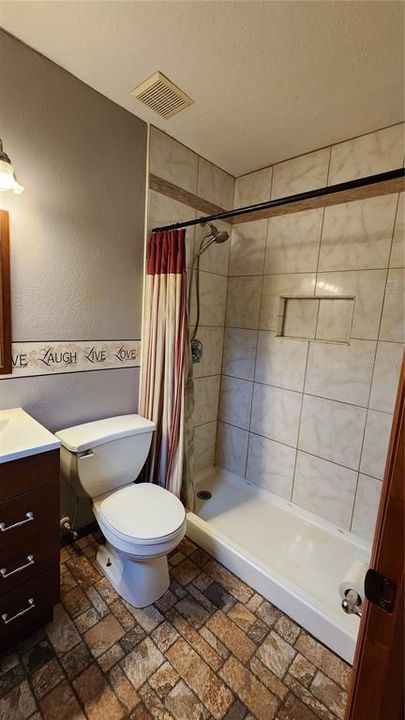 For Sale: $289,900 (2 beds, 2 baths, 1068 Square Feet)