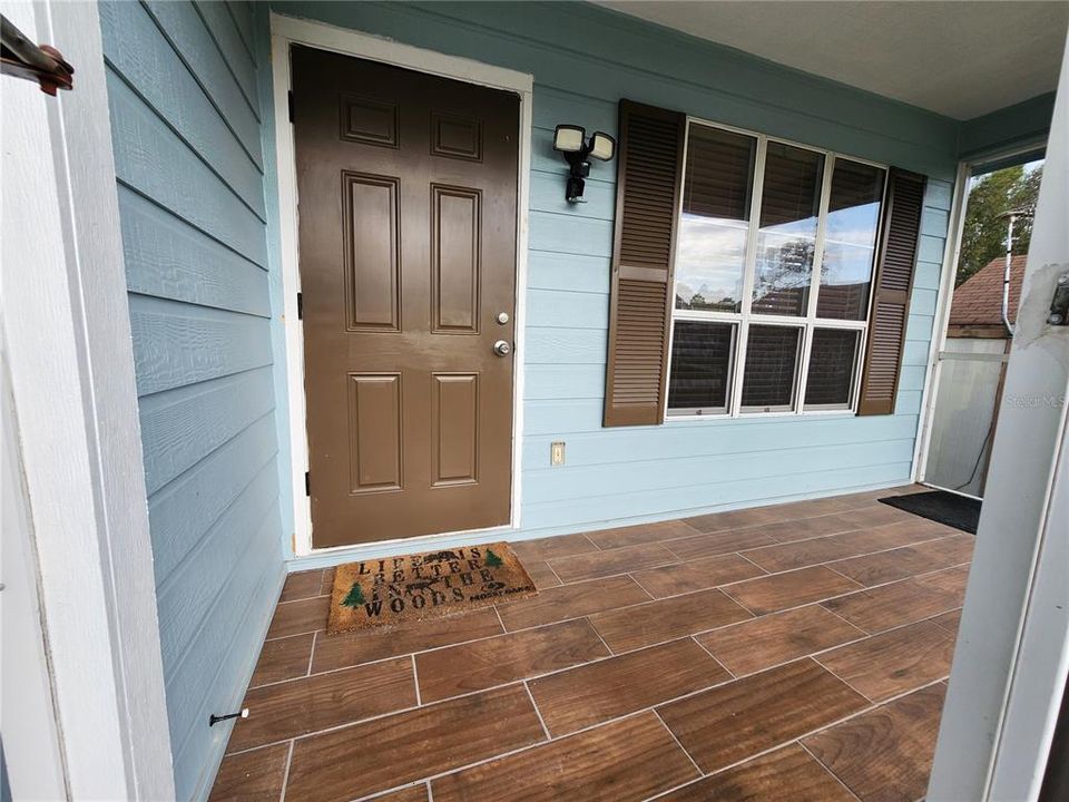 For Sale: $289,900 (2 beds, 2 baths, 1068 Square Feet)