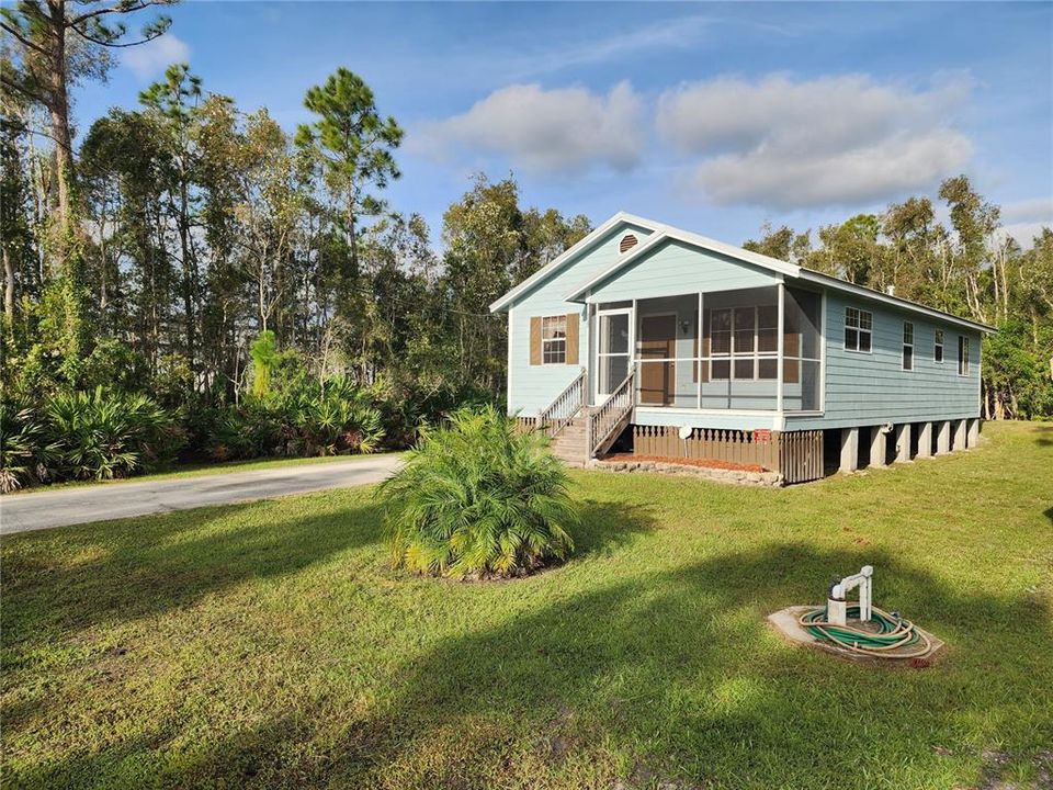 For Sale: $289,900 (2 beds, 2 baths, 1068 Square Feet)