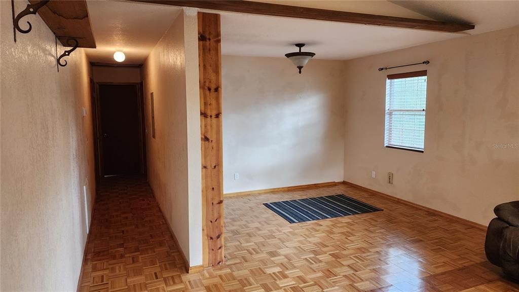 For Sale: $289,900 (2 beds, 2 baths, 1068 Square Feet)