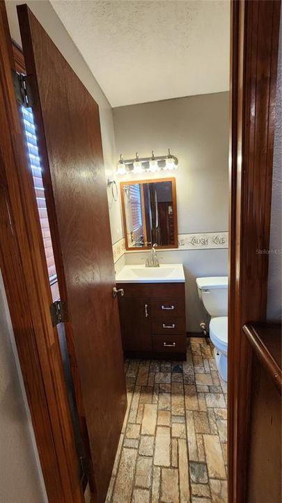 For Sale: $289,900 (2 beds, 2 baths, 1068 Square Feet)