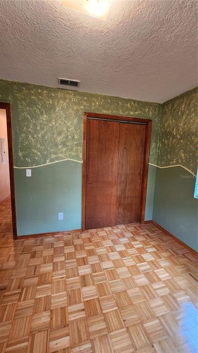 For Sale: $289,900 (2 beds, 2 baths, 1068 Square Feet)