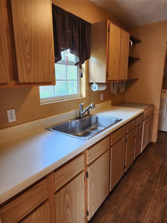 For Sale: $289,900 (2 beds, 2 baths, 1068 Square Feet)