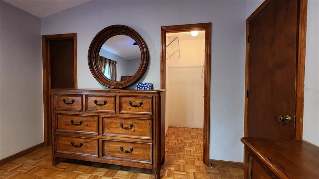 For Sale: $289,900 (2 beds, 2 baths, 1068 Square Feet)