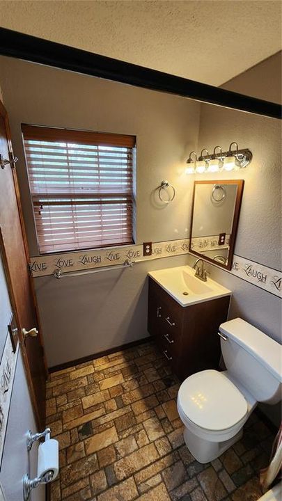 For Sale: $289,900 (2 beds, 2 baths, 1068 Square Feet)