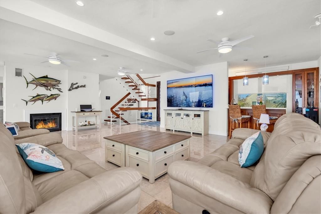 合同活跃: $2,995,000 (4 贝兹, 4 浴室, 3489 平方英尺)