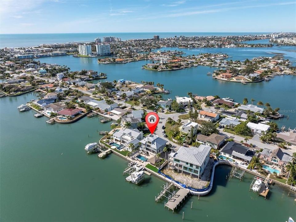 合同活跃: $2,995,000 (4 贝兹, 4 浴室, 3489 平方英尺)