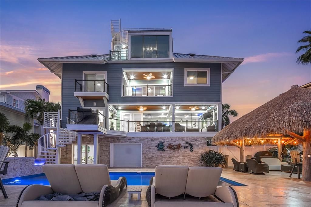 合同活跃: $2,995,000 (4 贝兹, 4 浴室, 3489 平方英尺)