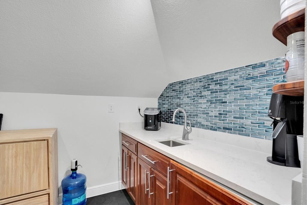 合同活跃: $2,995,000 (4 贝兹, 4 浴室, 3489 平方英尺)