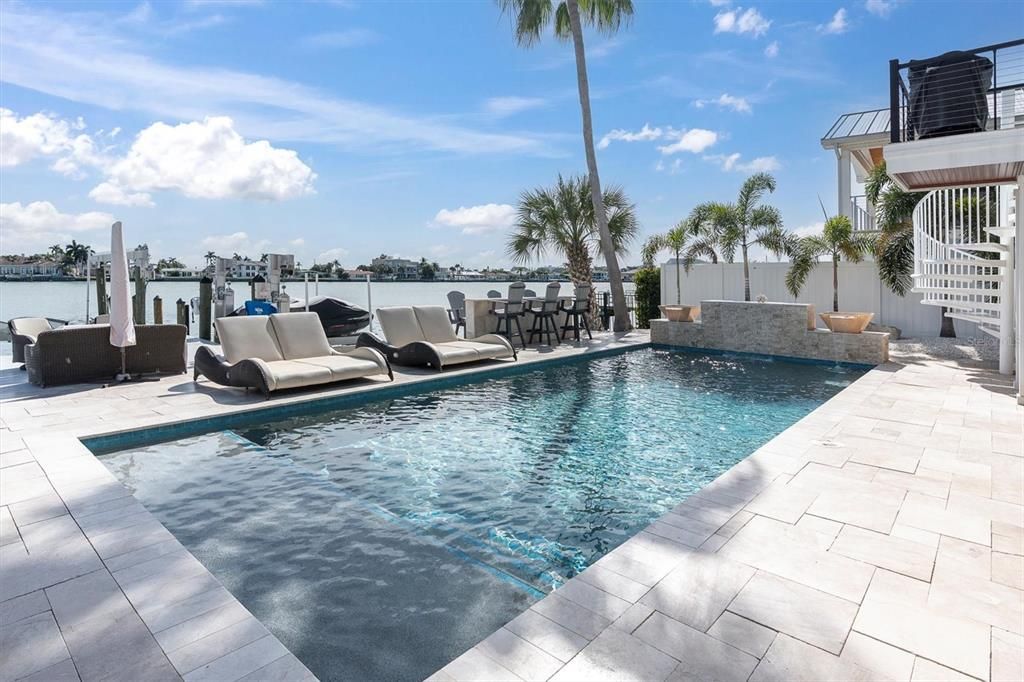 合同活跃: $2,995,000 (4 贝兹, 4 浴室, 3489 平方英尺)