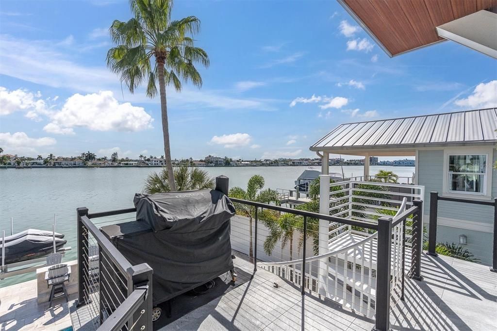 合同活跃: $2,995,000 (4 贝兹, 4 浴室, 3489 平方英尺)