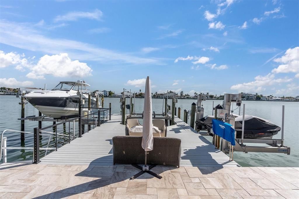 合同活跃: $2,995,000 (4 贝兹, 4 浴室, 3489 平方英尺)