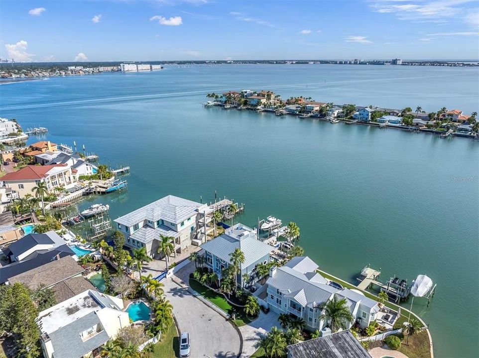 合同活跃: $2,995,000 (4 贝兹, 4 浴室, 3489 平方英尺)