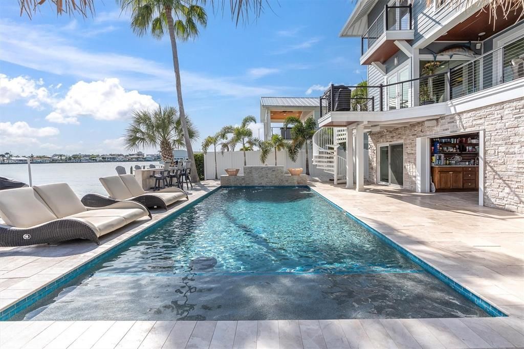 合同活跃: $2,995,000 (4 贝兹, 4 浴室, 3489 平方英尺)