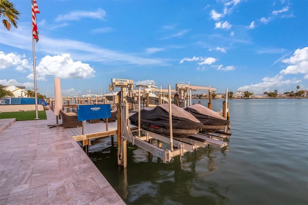 合同活跃: $2,995,000 (4 贝兹, 4 浴室, 3489 平方英尺)