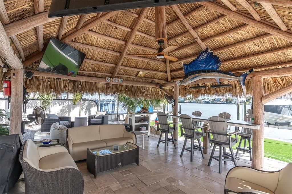 合同活跃: $2,995,000 (4 贝兹, 4 浴室, 3489 平方英尺)