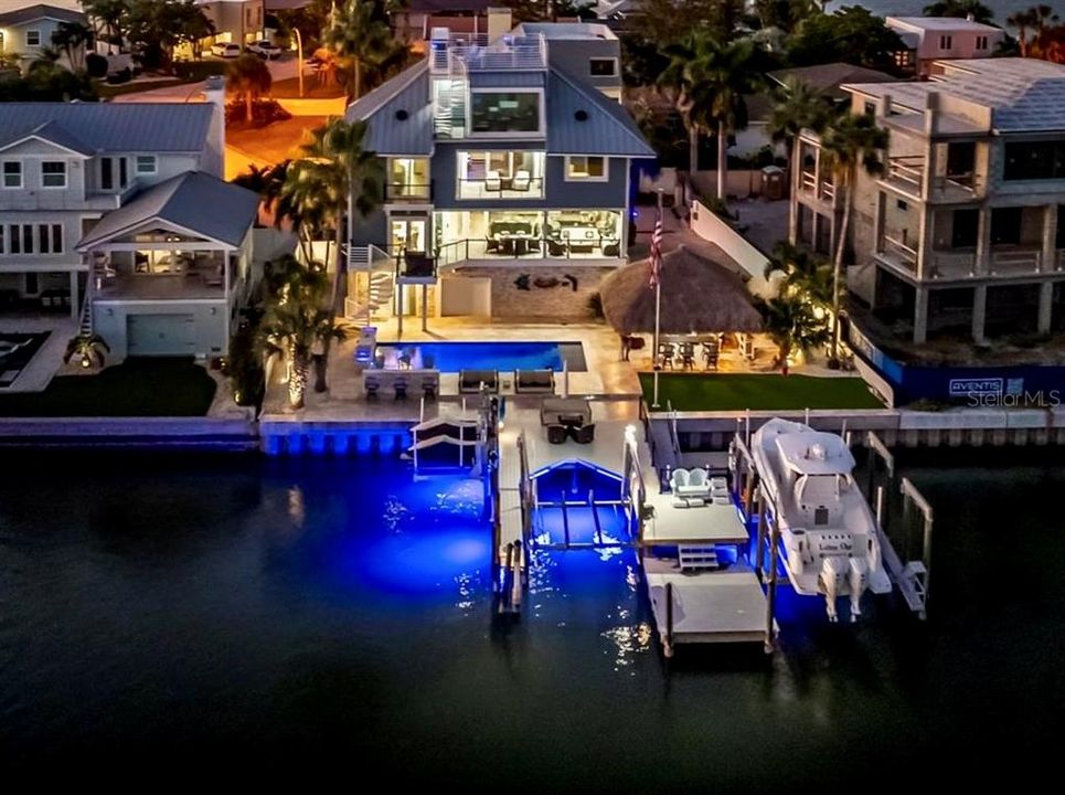 合同活跃: $2,995,000 (4 贝兹, 4 浴室, 3489 平方英尺)