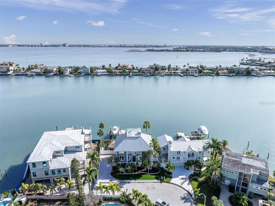 合同活跃: $2,995,000 (4 贝兹, 4 浴室, 3489 平方英尺)