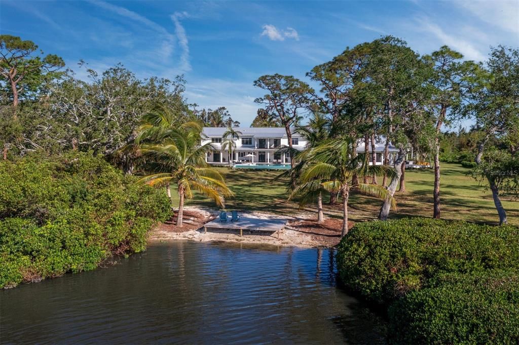 For Sale: $13,995,000 (8 beds, 9 baths, 8402 Square Feet)