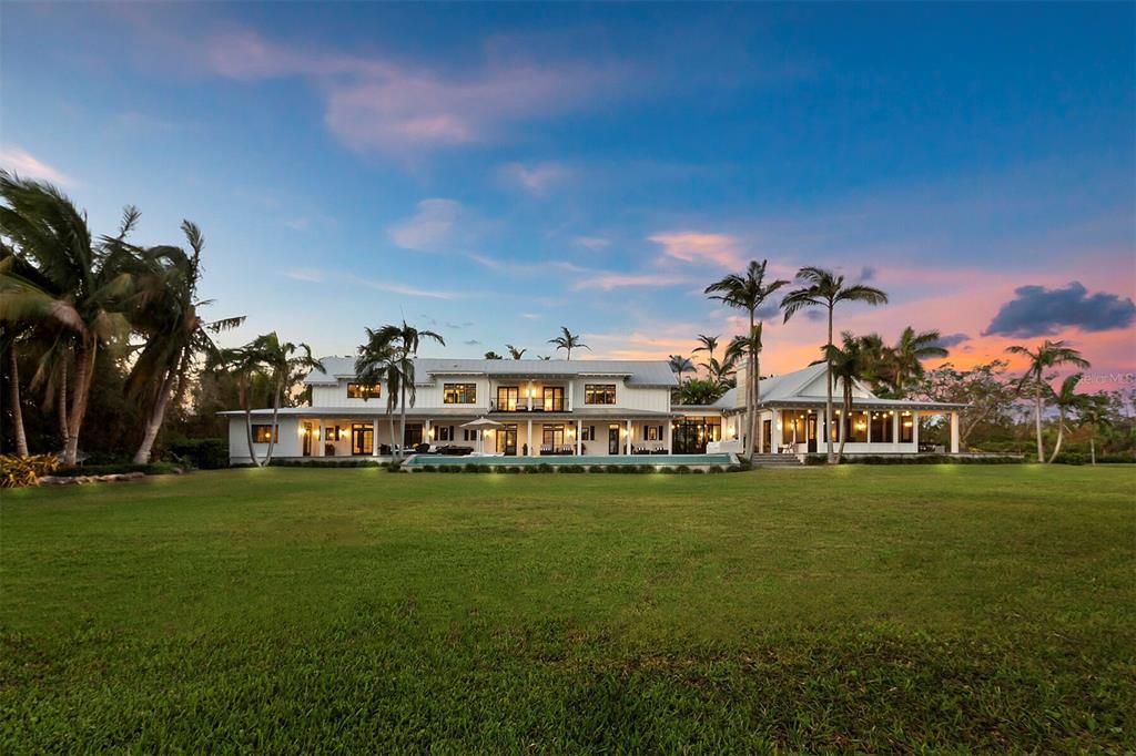 For Sale: $13,995,000 (8 beds, 9 baths, 8402 Square Feet)