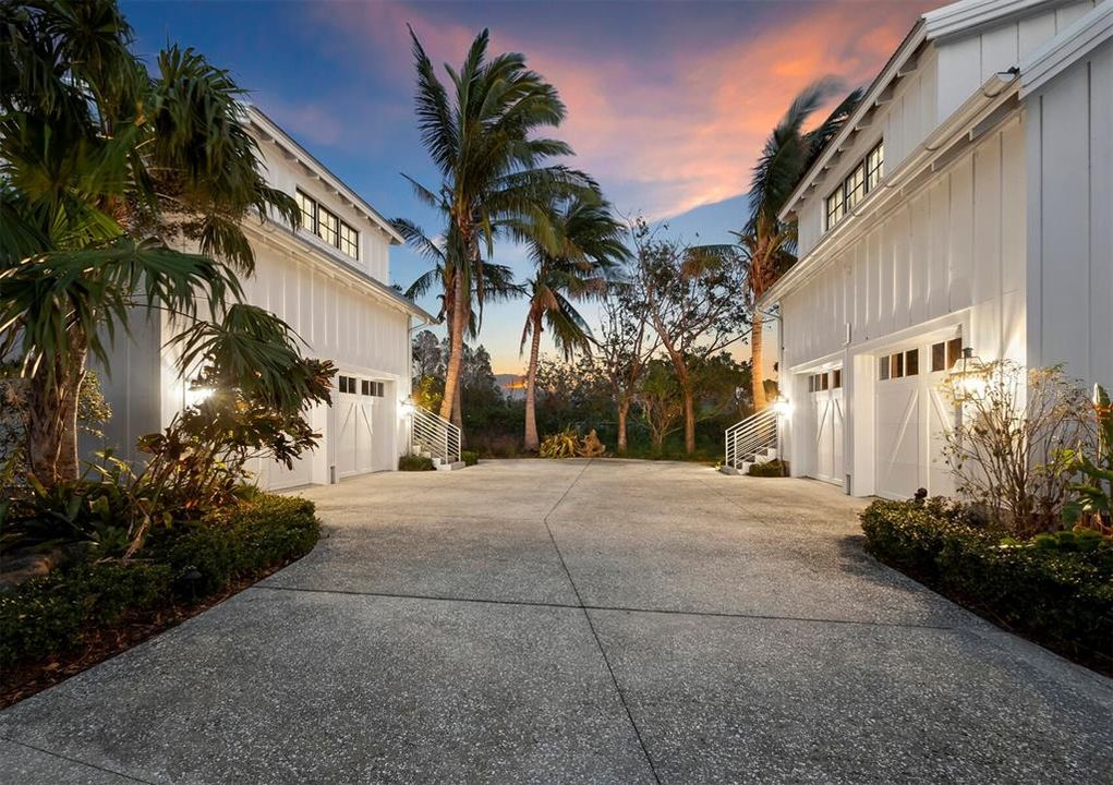 For Sale: $13,995,000 (8 beds, 9 baths, 8402 Square Feet)