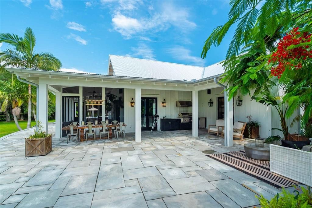 For Sale: $13,995,000 (8 beds, 9 baths, 8402 Square Feet)