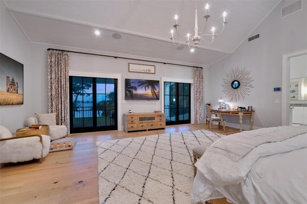 For Sale: $13,995,000 (8 beds, 9 baths, 8402 Square Feet)