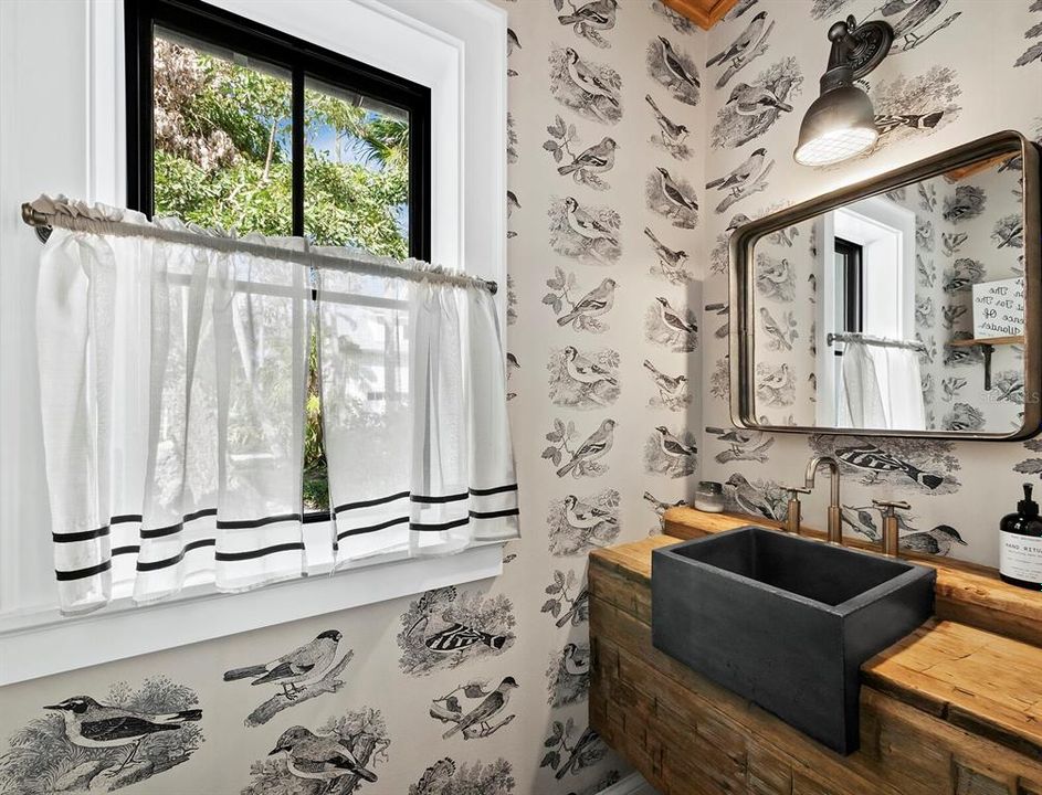 For Sale: $13,995,000 (8 beds, 9 baths, 8402 Square Feet)