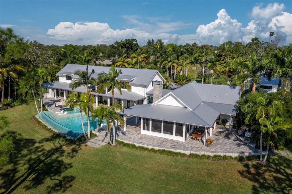 For Sale: $13,995,000 (8 beds, 9 baths, 8402 Square Feet)