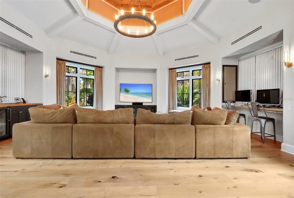 For Sale: $13,995,000 (8 beds, 9 baths, 8402 Square Feet)