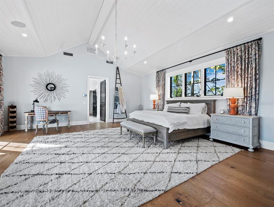 For Sale: $13,995,000 (8 beds, 9 baths, 8402 Square Feet)