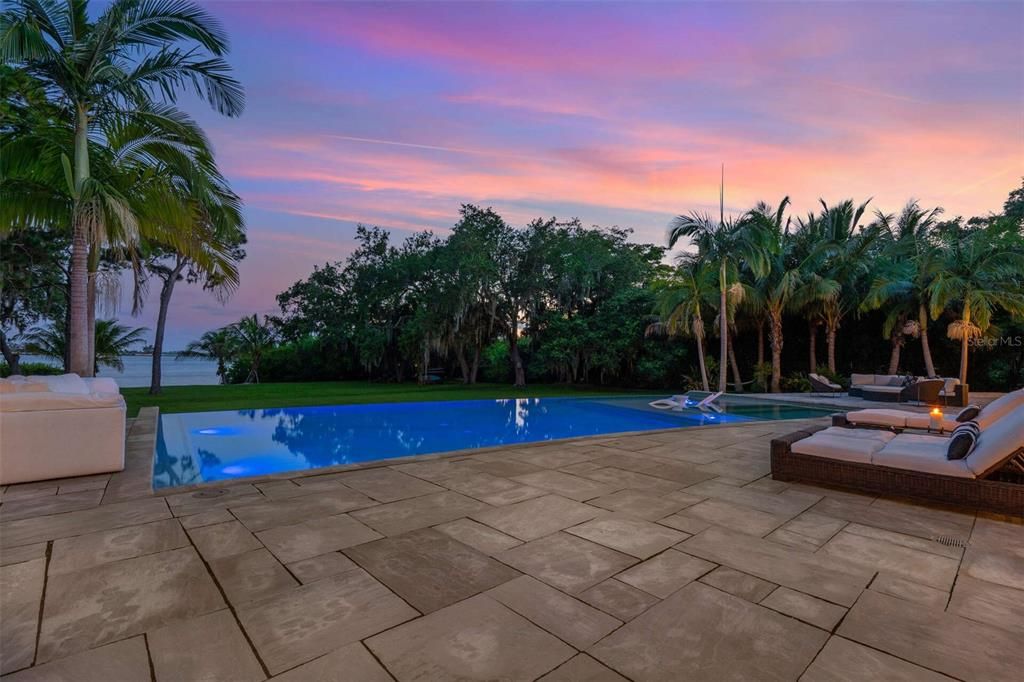 For Sale: $13,995,000 (8 beds, 9 baths, 8402 Square Feet)