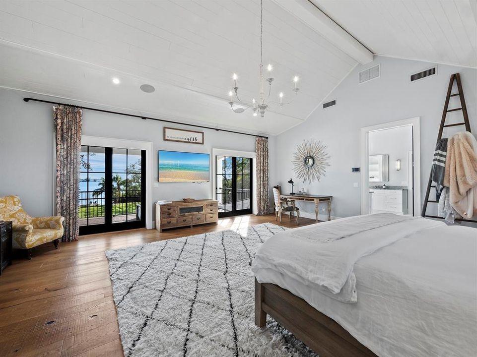 For Sale: $13,995,000 (8 beds, 9 baths, 8402 Square Feet)