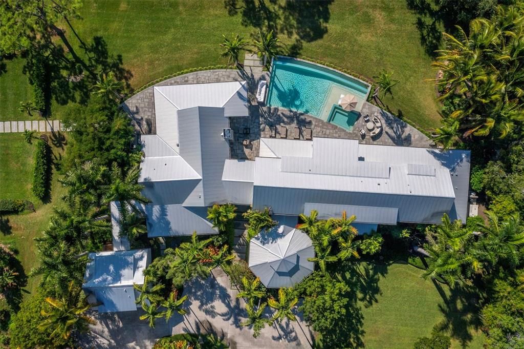 For Sale: $13,995,000 (8 beds, 9 baths, 8402 Square Feet)