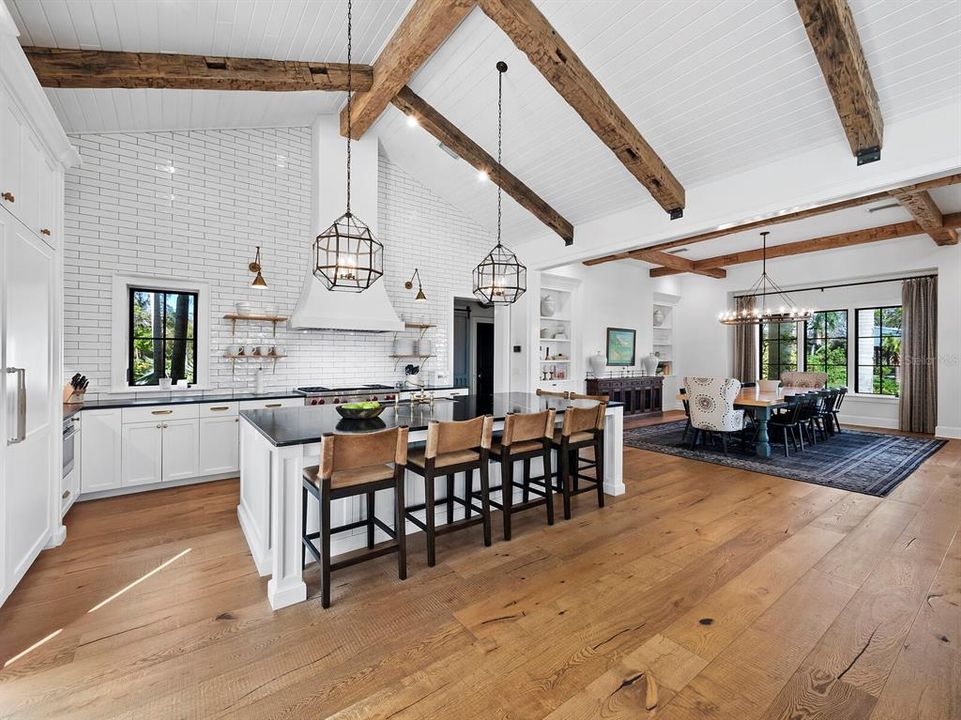 For Sale: $13,995,000 (8 beds, 9 baths, 8402 Square Feet)