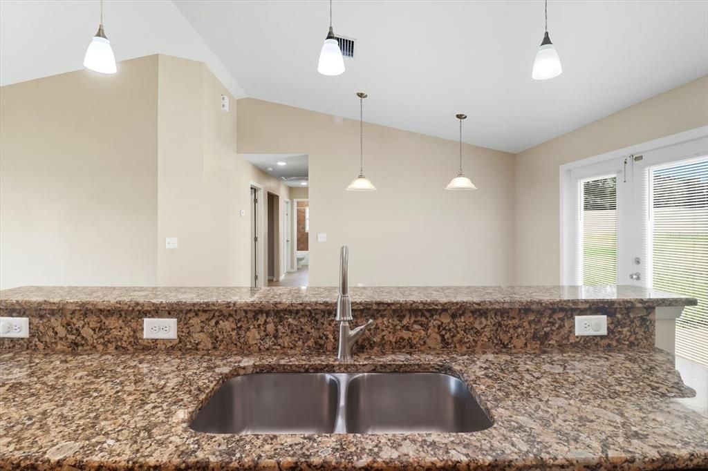 待售: $314,900 (4 贝兹, 2 浴室, 1492 平方英尺)