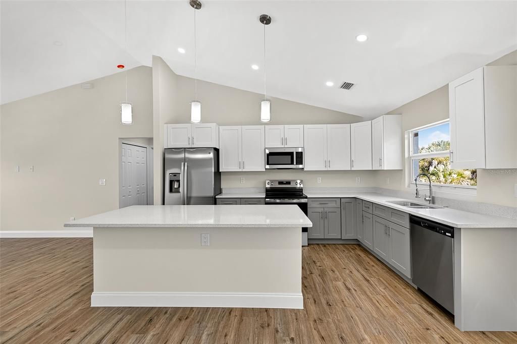 出租: $2,200 (3 贝兹, 2 浴室, 1534 平方英尺)