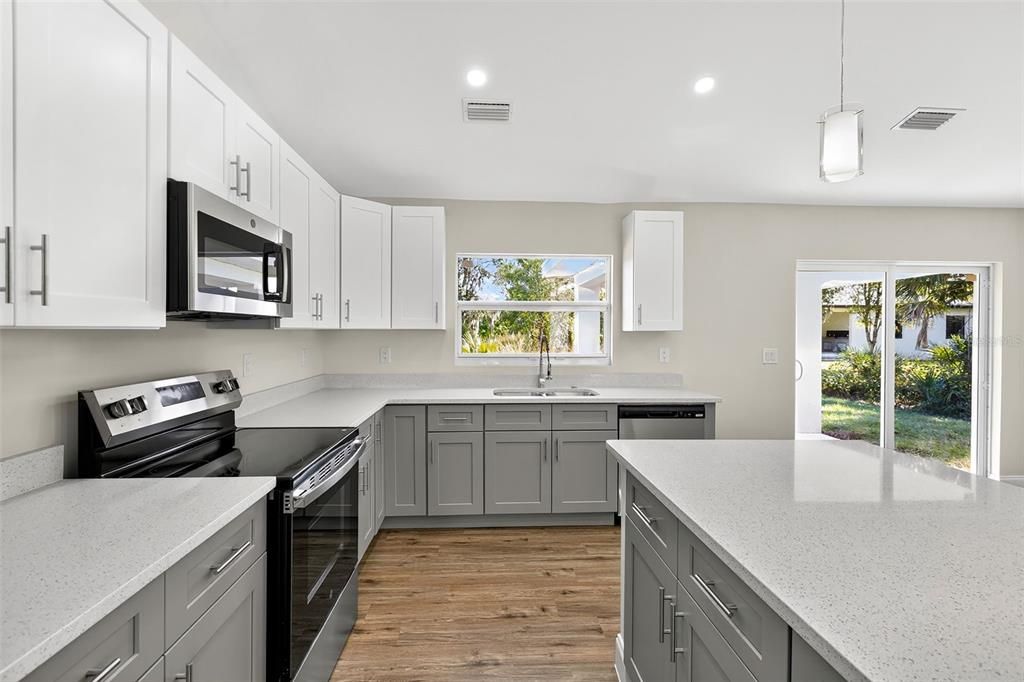 出租: $2,200 (3 贝兹, 2 浴室, 1534 平方英尺)