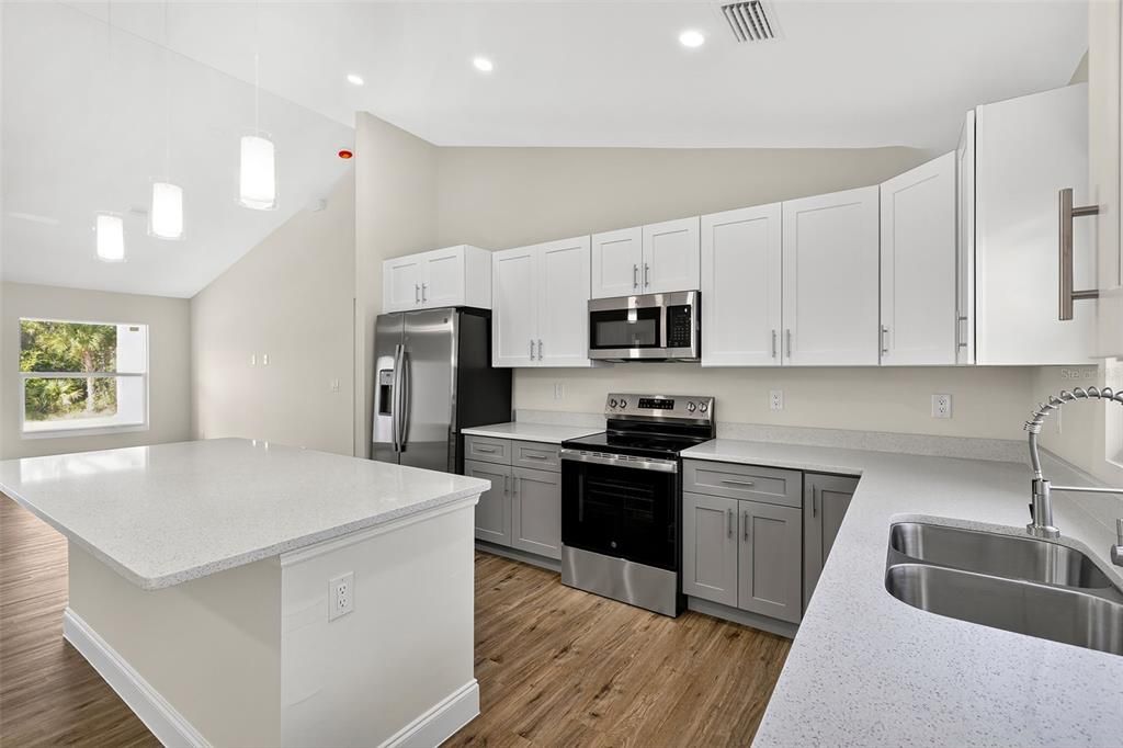 出租: $2,200 (3 贝兹, 2 浴室, 1534 平方英尺)