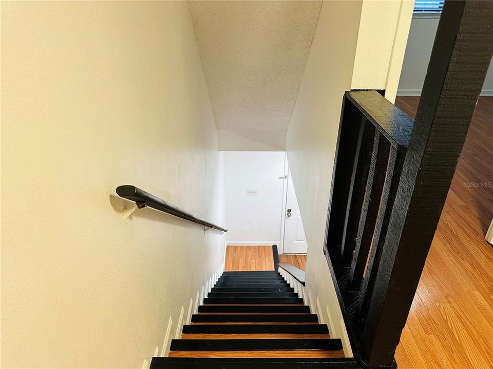 待售: $210,000 (2 贝兹, 2 浴室, 1037 平方英尺)